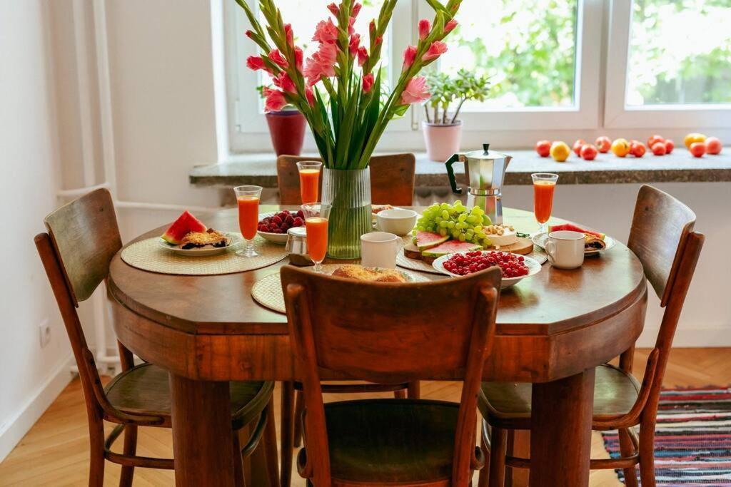 Apartment Retro Vibe In The District Of Warschau
