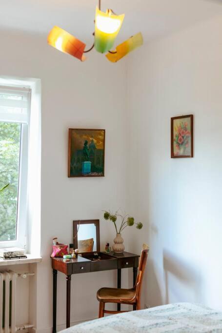 Apartment Retro Vibe In The District Of